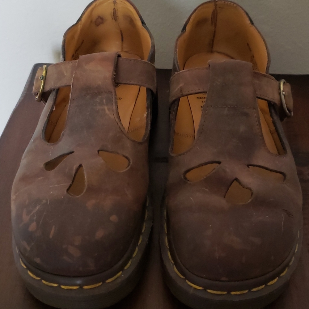 Vintage distressed leather Dr. Martens Mary Janes